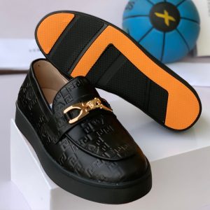 Shoe